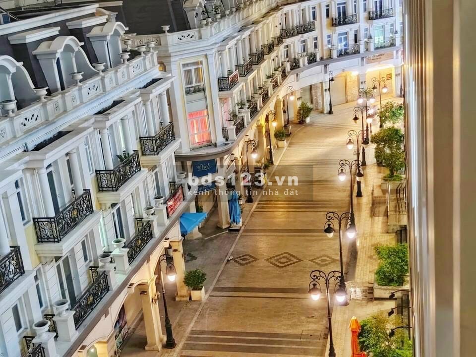Xách vali vào ở ngay căn họ 2PN - 2W đầy đủ nội thất tại Q8 có Bancon