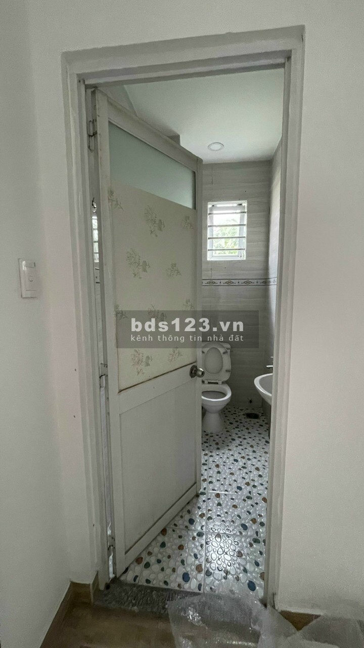 Cho thuê nhà mặt tiền kinh doanh đường Nguyễn Xiển ngay vinhomes Q9 Giá 18tr/tháng