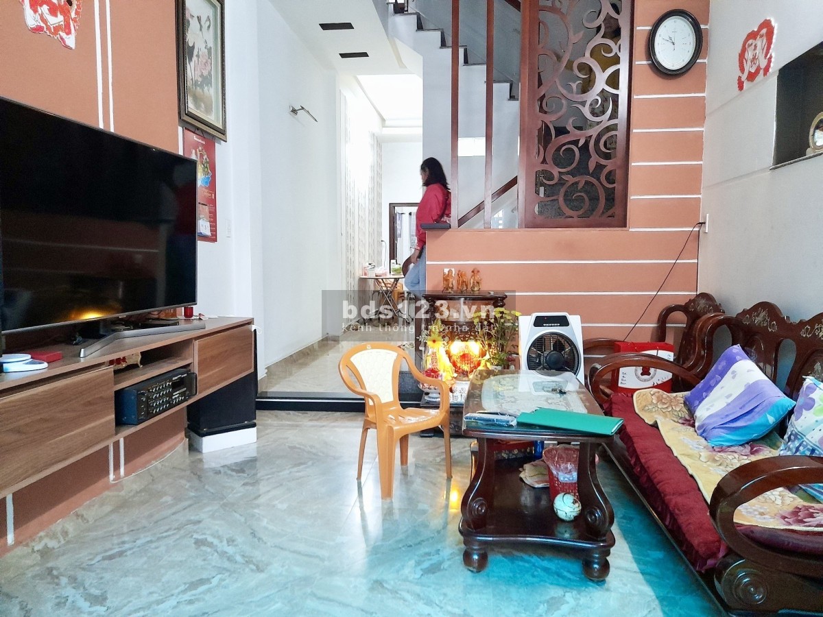 Bán gấp nhà Tiểu La 2 tầng mới toanh, thiết kế cực đẹp. Giá giảm chỉ nhỉnh 3tỷ