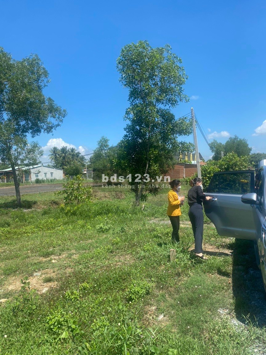 Tôi cần bán liền kề 2 lô đất có thổ cư ngay đường số 26, ấp Cây Trắc, xã Phước Đông, huyện Gò Dầu