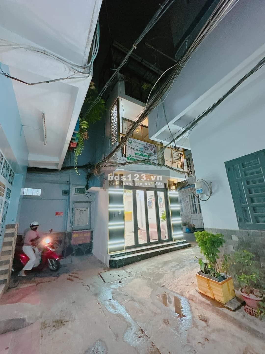 Bán nhà đẹp ngay tại trung tâm quận 3, diện tích 24M2 ~ 4.3 tỷ