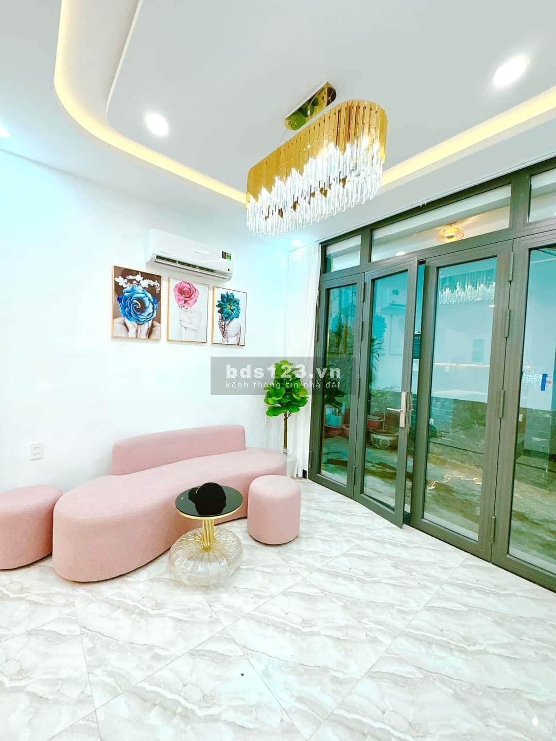 Bán nhà mới đẹp full nội thất - Khu vựt hiếm nhà bán - Sổ vuông vứt - Uy tín cao
