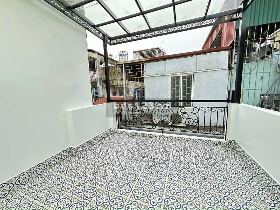 Bán nhà Bồ Đề cho khách mua ở, lô góc 38m2 x 5 tầng, dân trí cao có Camera 24/24