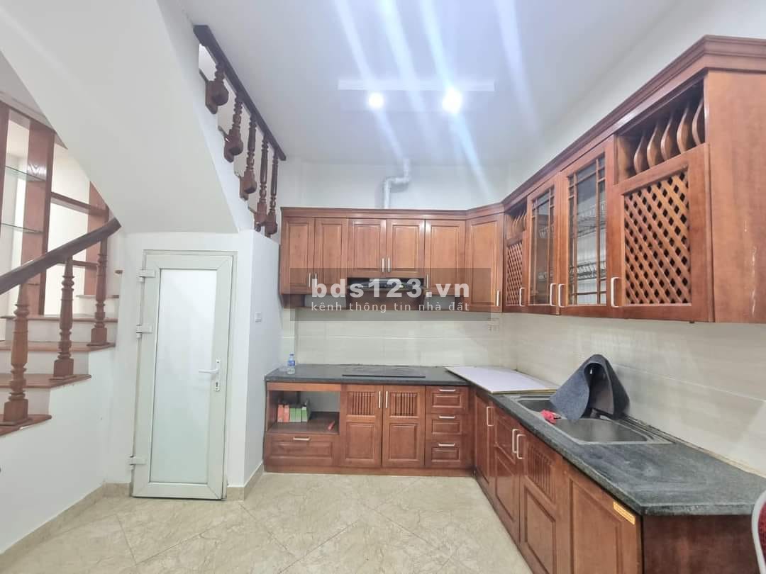 Bán nhà Bồ Đề cho khách mua ở, lô góc 38m2 x 5 tầng, dân trí cao có Camera 24/24