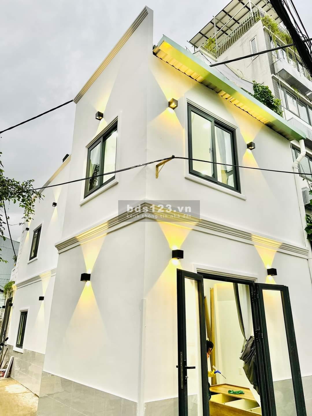 Bán siêu phẩm nhà phố ngang 12m - hẻm xe hơi