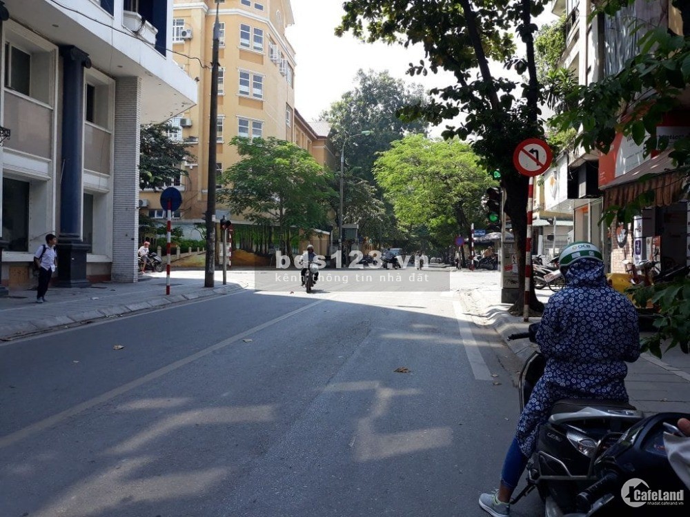 Bán nhà riêng khu Trúc Bạch - Gần Hồ Tây - Kinh Doanh Đỉnh - 5,9 tỷ