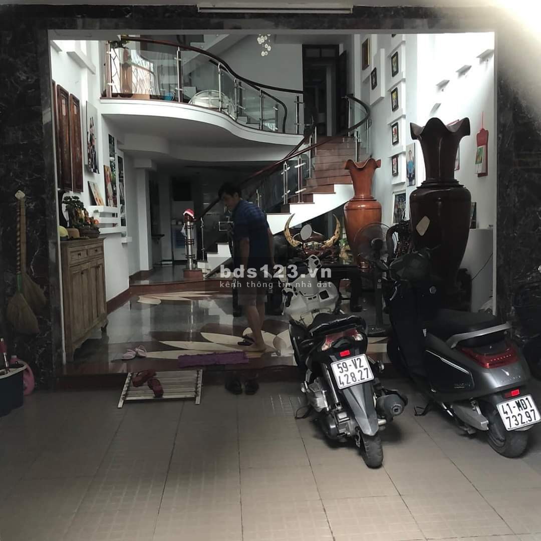 Bán nhà mặt tiền ngang 5m bề thế - Tặng full nội thất cao cấp