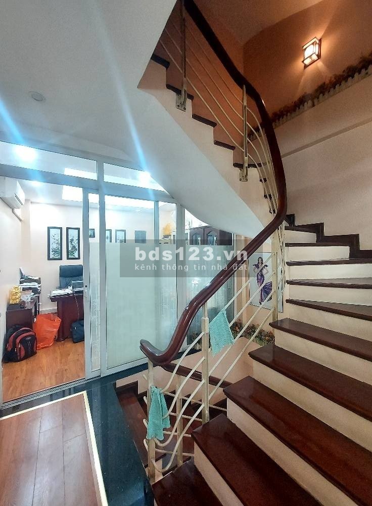 Bán nhà Tây Sơn, Đống Đa chỉ với giá 3,5 tỷ có ngay nhà 5 tầng, nhà mới cách đường to 10m
