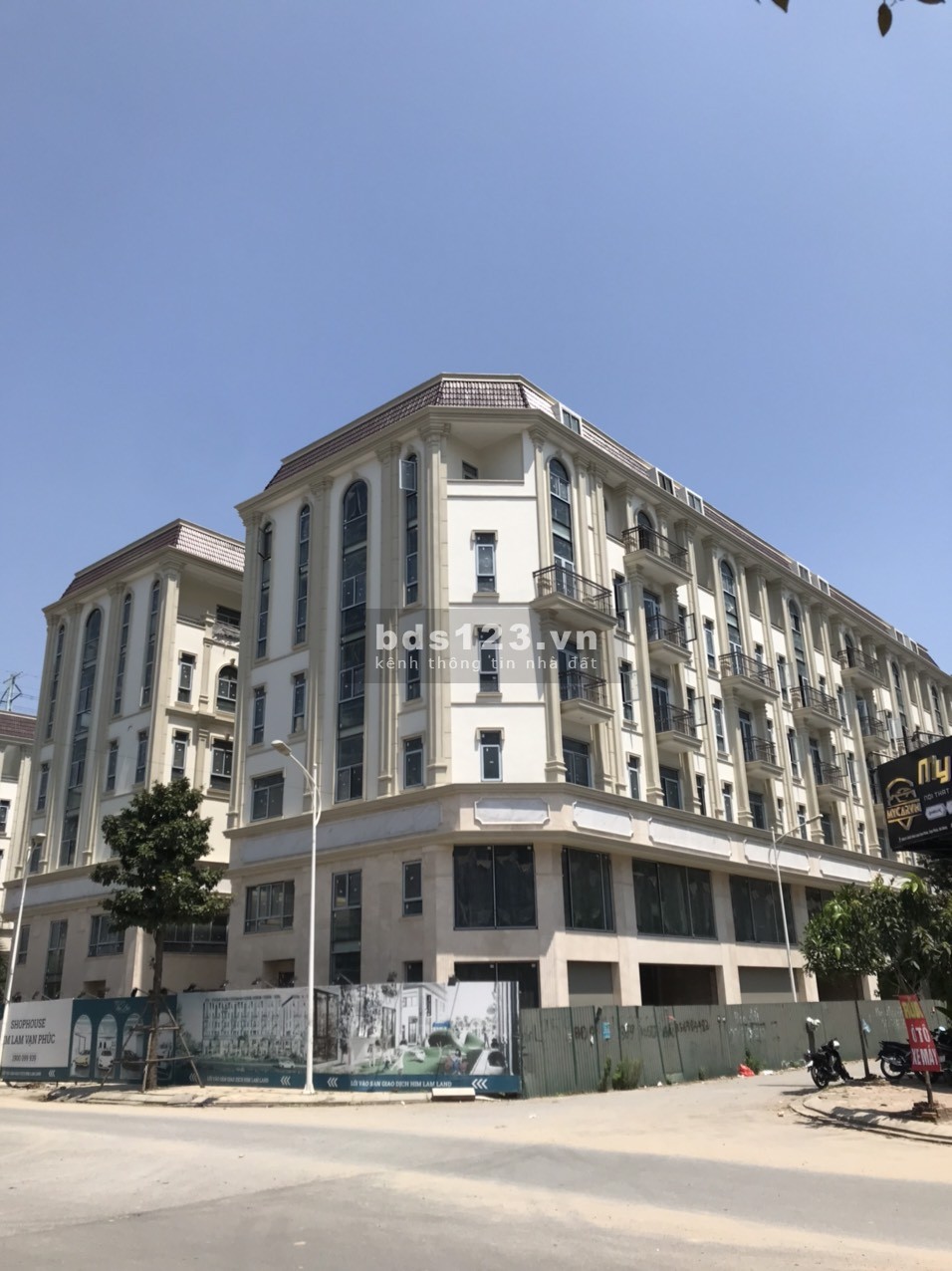 Tôi cần bán căn liền kề Himlam Vạn Phúc giá 16 tỷ có thương lượng. LH 091 665 6996