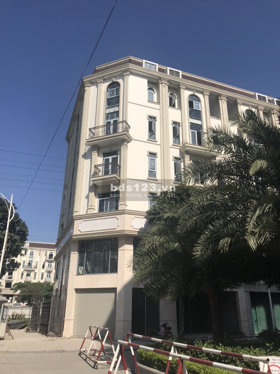 Tôi cần bán căn liền kề Himlam Vạn Phúc giá 16 tỷ có thương lượng. LH 091 665 6996