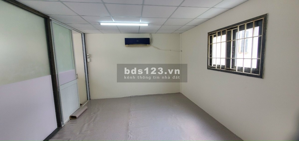 Cho thuê ngà nguyên căn cấp 4 có gác, có máy lạnh, ngay ngã ba mỹ thành Q9.5tr/tháng