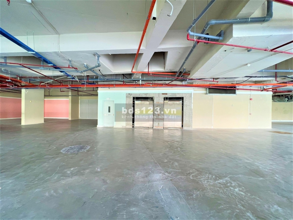 Cho thuê shophouse/ showroom/ văn phòng có mặt bằng To - Đẹp - Rộng nhất KĐT SALA 6648 m2
