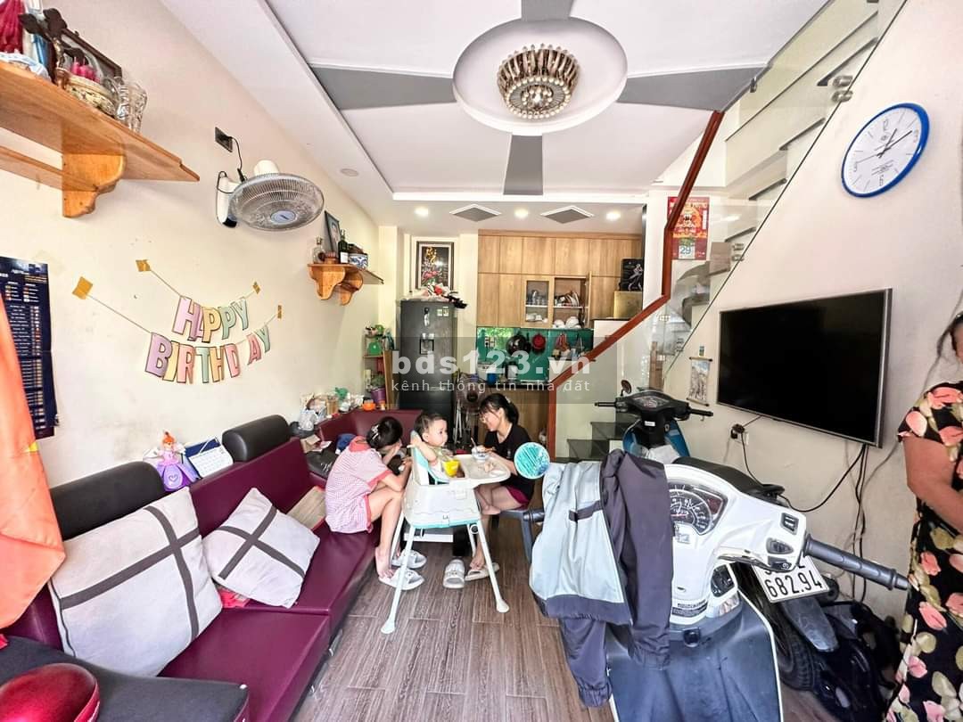 Bán nhà 26m2, 4 lầu, Trần Văn Quang, Phường 10, Tân Bình.