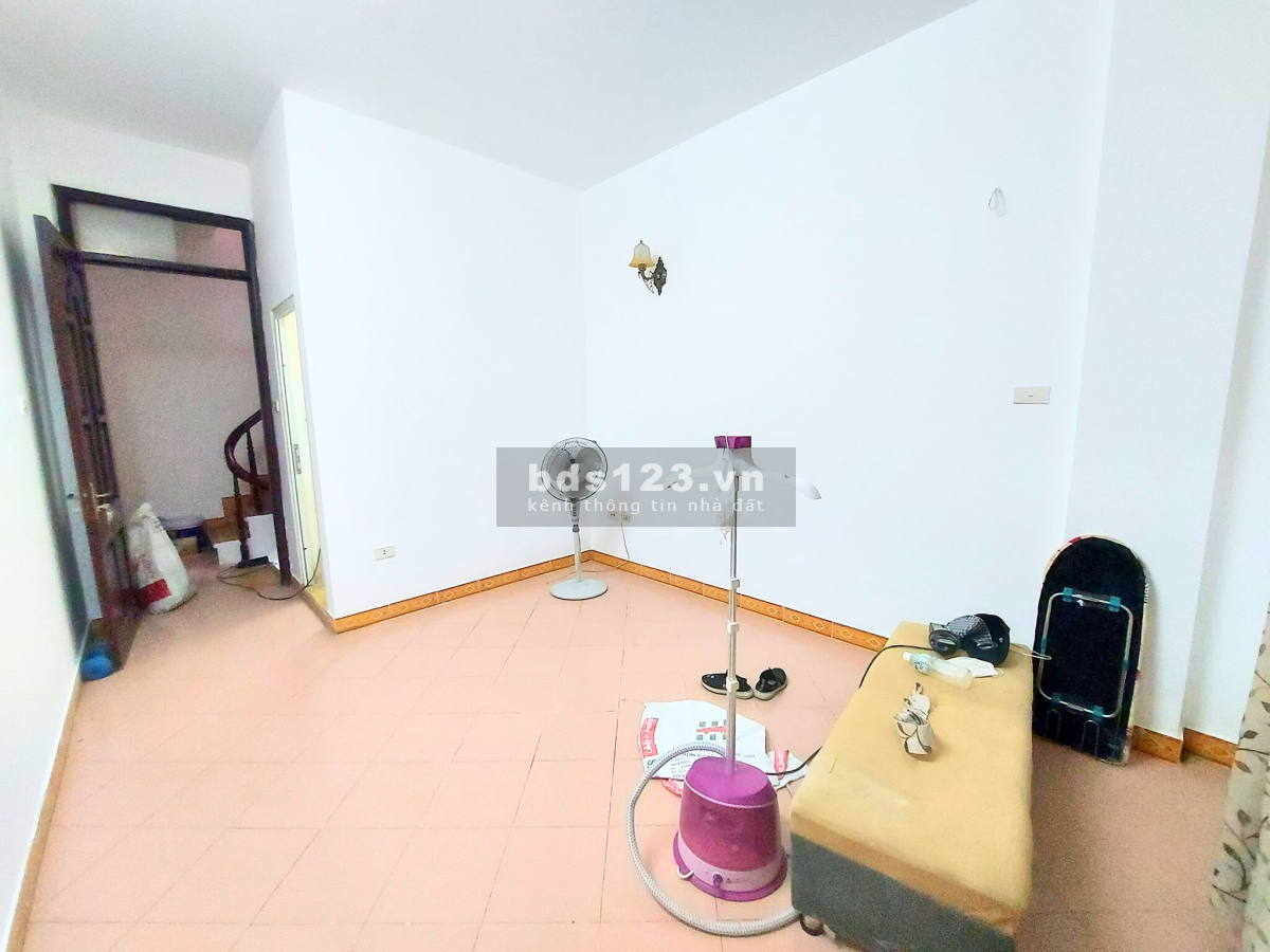 Bán nhà Cầu Giấy 5 tầng mặt tiền 3,4M ngõ oto 20M đỗ ngày đêm