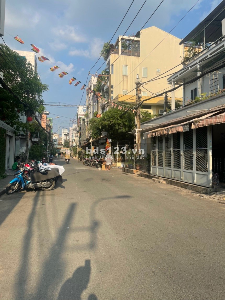 Kẹt tiền cần bán gấp nhà mt nội bộ Hồng Bàng quận 11 dt: 4x17m