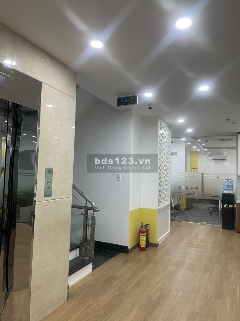Cho thuê VP giá rẻ DT 70m2 MT 633 đường Trần Xuân Soạn, Q7 giá chỉ 7.9 tr/th (đã bao gồm PQL)