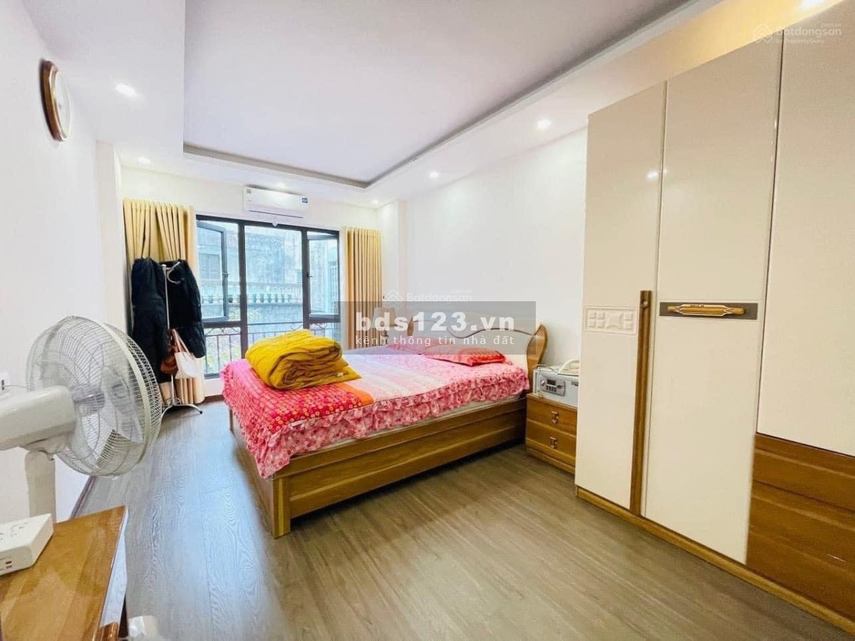 Cần bán nhà Lô góc Tây Sơn, 2 thoáng, 30m ra phố, KD, full NT ở ngay, 27m2x5T