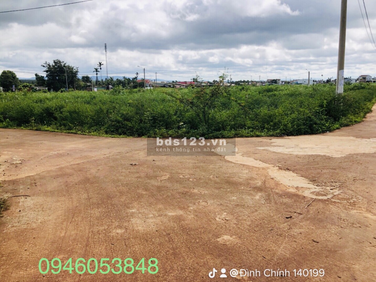 Bán gấp trong tuần đất nền đường Hùng Vương, Krông Năng hướng Đông Nam