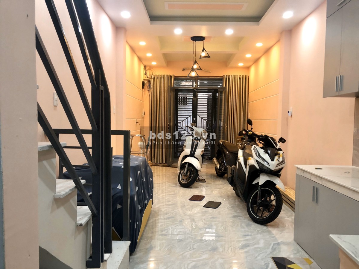 Cần bán gấp nhà 5 tấm LHP Q10, nở hậu, hẻm thông tứ phương giá tốt 8ty2
