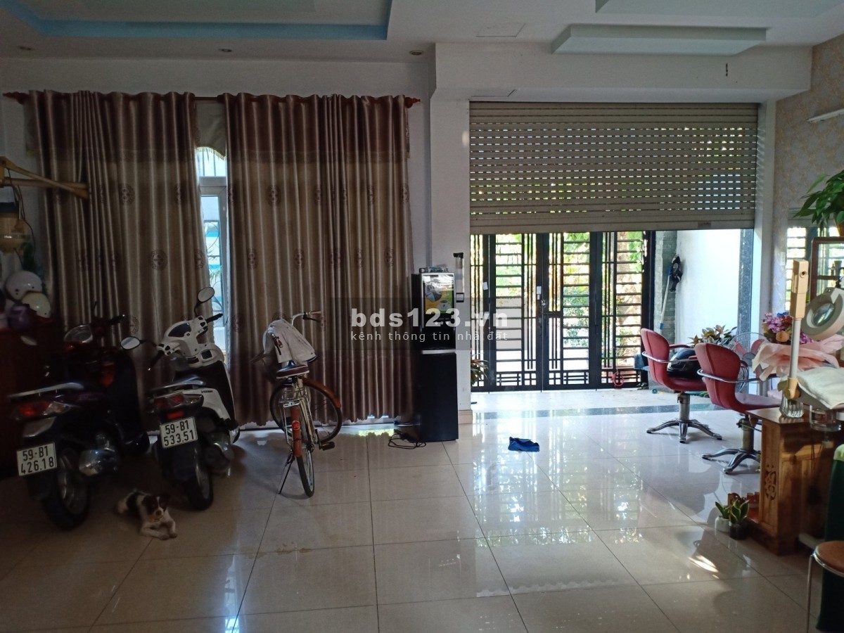 Chính chủ cần ra đi gấp nhà mặt tiền quận 2 view đẹp giá cả hợp lý
