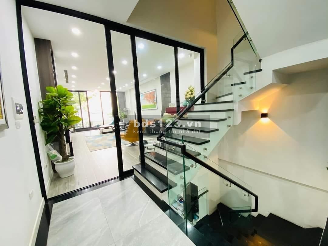 bán nhà gấp chính chủ chỉ 4 ty 39m x 5T phân lô Âu Cơ NGhi Tàm Tây Hồ