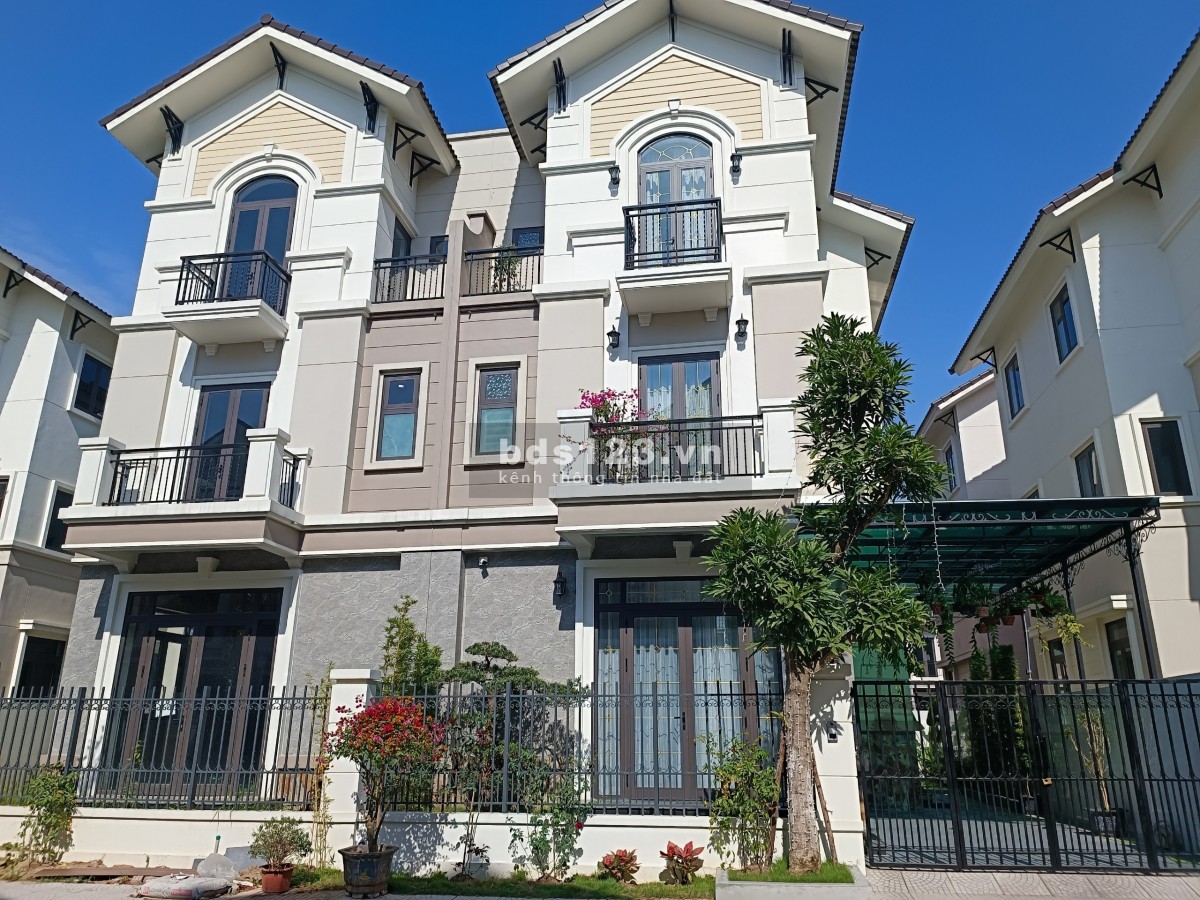 Bán BTSL 135m2 Centa Vsip giá rẻ hơn thị trường 1 tỷ.