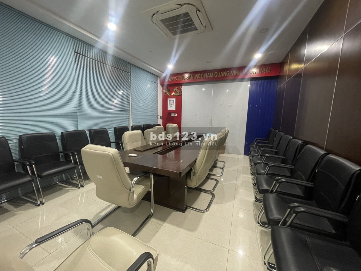 Cho thuê văn phòng Shophouse ngay trục đường B2 chỉ 11500$ giá bao thị trường