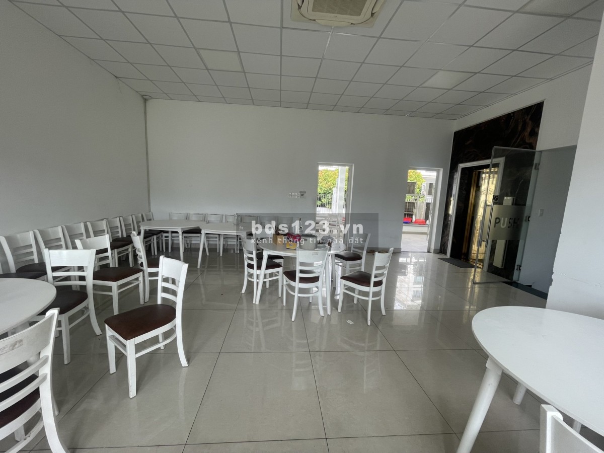 Cho thuê văn phòng Shophouse ngay trục đường B2 chỉ 11500$ giá bao thị trường