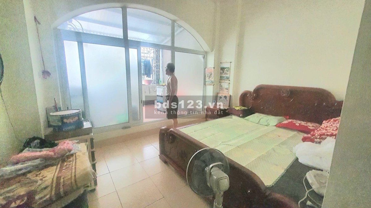 Bán nhà phố Xuân La, Tây Hồ. DT 52m, 4T, MT 4m, 5,5Tỷ. Vị trí trung tâm, An sinh cao Ở sướng, Đầu Tư