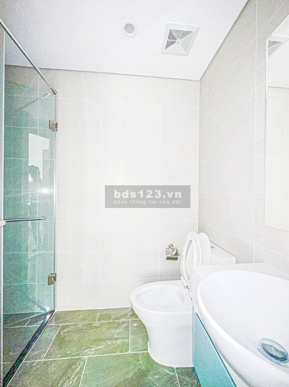 Cho thuê căn 3PN full nội thất gỗ Vinhomes Quận 9 chỉ 10 triệu/ tháng