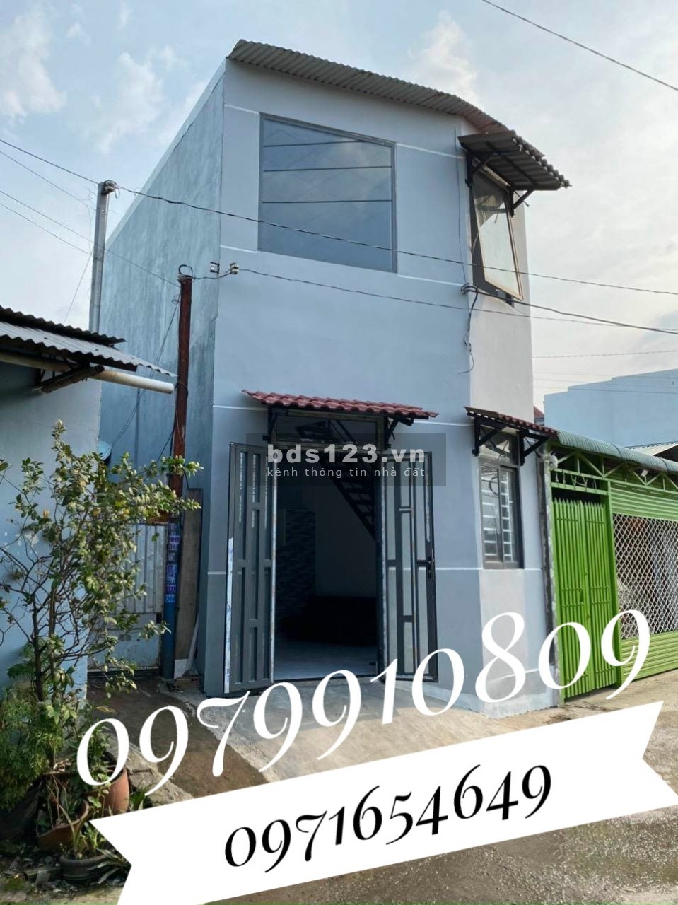 Bán Nhà Mặt Tiền Đường Kinh Doanh SHR 1Lầu 1Trệt Giá Chỉ:1Tỷ350Tr