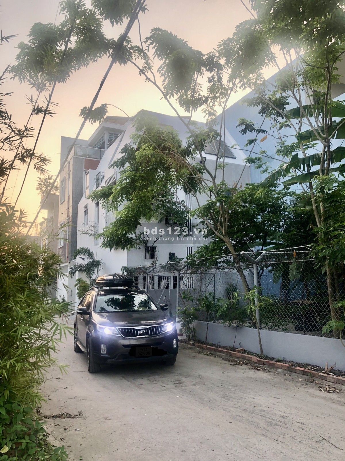 Cho thuê nhà view sông, sát Emart, Vincom Gò Vấp, yên tĩnh thoáng mát, thuận tiện di chuyển