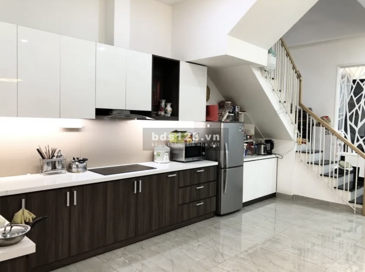 Bán gấp nhà HXH Thích Quảng Đức P5 Phú Nhuận 1T1L gần trường học, SHR 3tỷ8 LH 0931769418