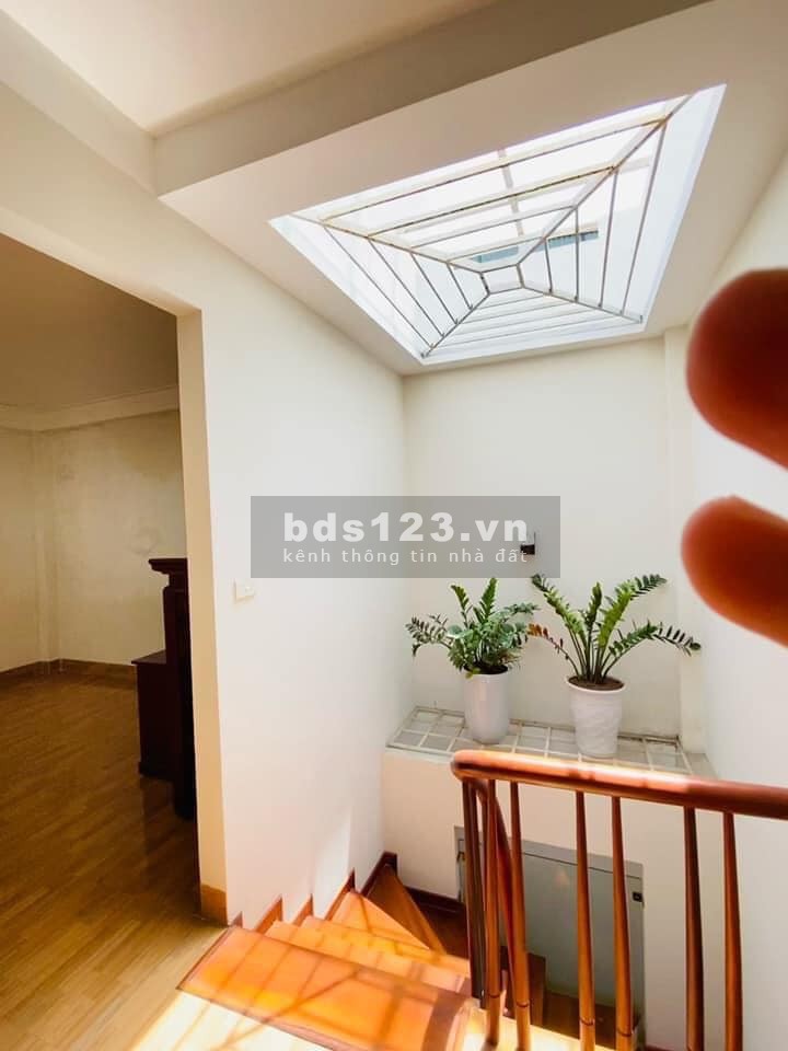 Bán nhà Pháo Đài Láng, Đống Đa, Ở luôn, Ô tô đỗ sát nhà, 45m2x5T, 6.7 Tỷ