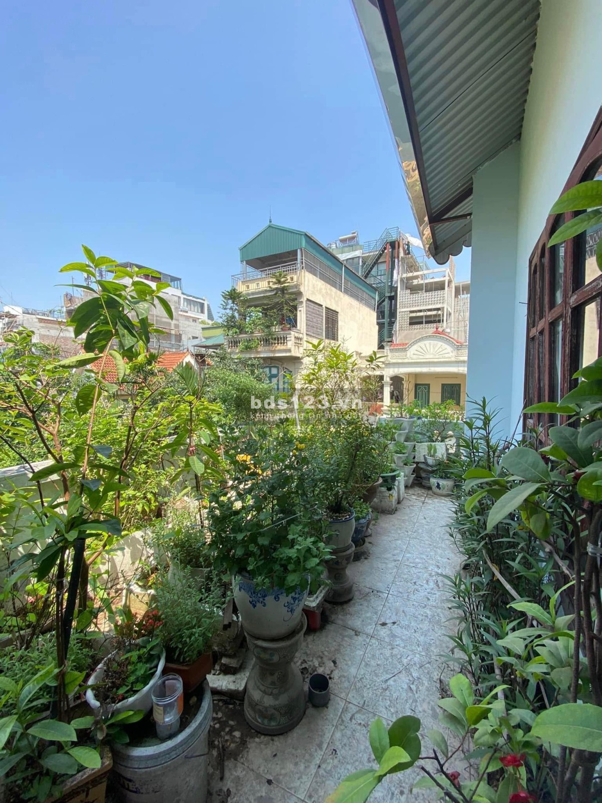 Bán nhà phố Võng Thị, Tây Hồ. DT 88m, 4T, MT 9m, 13 Tỷ. Gần Hồ Tây, Sân Vườn, Ô Tô vào nhà, Ở sướng