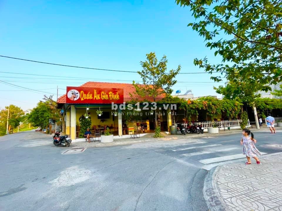 Chính chủ cho thuê mặt bằng 300m2 hai mặt tiền đường TX52 Q12
