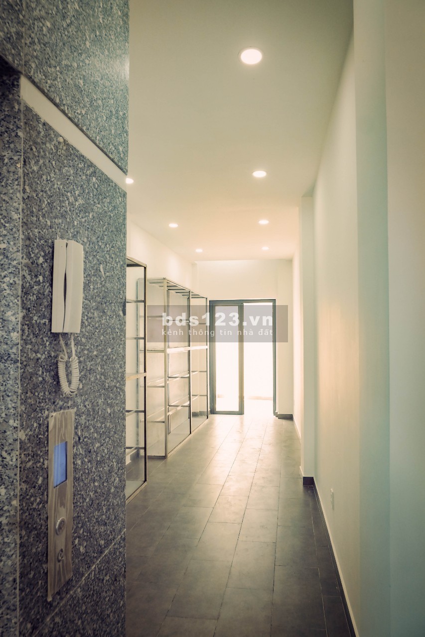 Siêu phẩm bán nhà 6 lầu MT đường Lạc Long Quân P8 Tân Bình