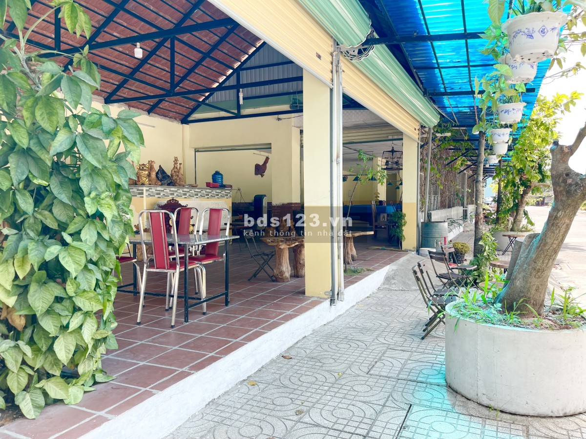 Chính chủ cho thuê mặt bằng 300m2 hai mặt tiền đường TX52 Q12