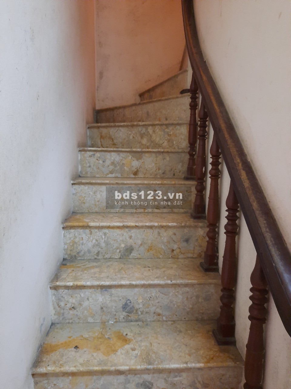 Chính chủ bán nhà 2 tầng, tổng DTXD 95m2. sổ đỏ. mặt tiền 4m, đường trước nhà 5m, giá 3.2 tỷ