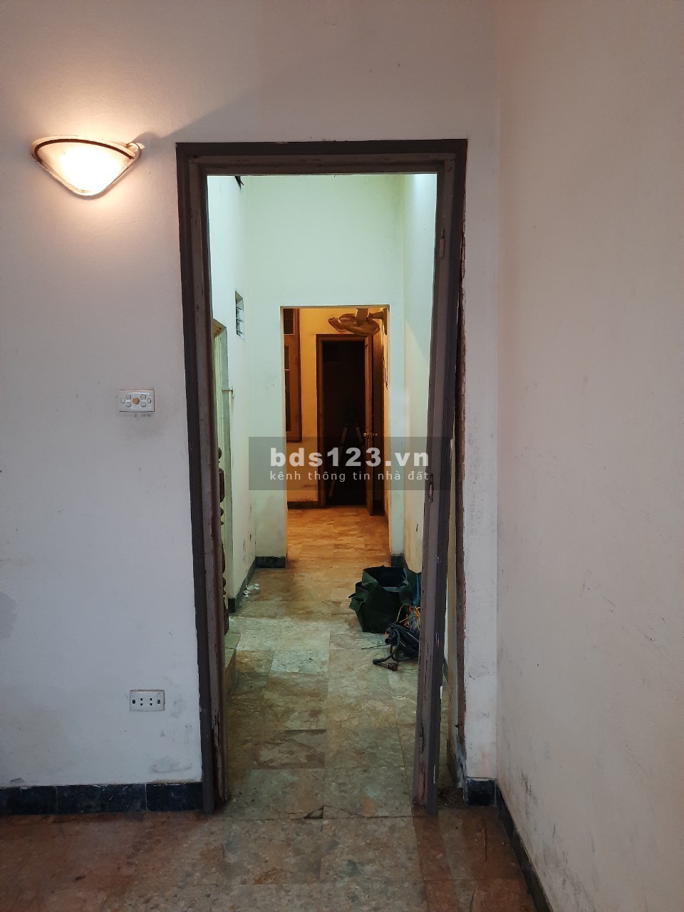Chính chủ bán nhà 2 tầng, tổng DTXD 95m2. sổ đỏ. mặt tiền 4m, đường trước nhà 5m, giá 3.2 tỷ