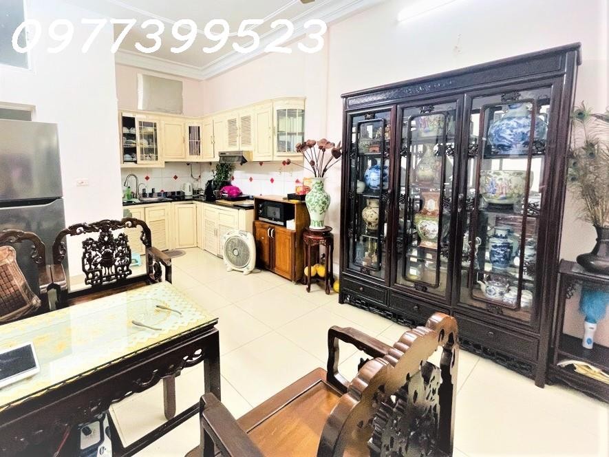 Bán nhà mới ở ngay Nguyễn Văn Cừ, Long Biên, 33mx 4T MT: 4M, nhỉnh 3 tỷ.