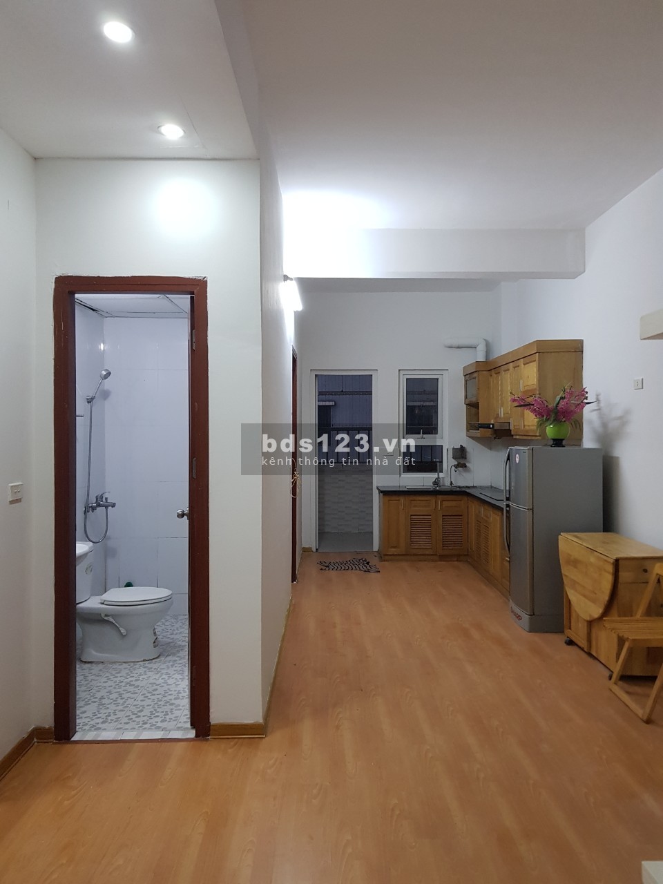 Bán căn hộ 2 ngủ 2 WC, nội thất đầy đủ, SĐCC, giá chỉ 1,1X tỷ, Kim Văn Kim Lũ - Hoàng Mai, HN