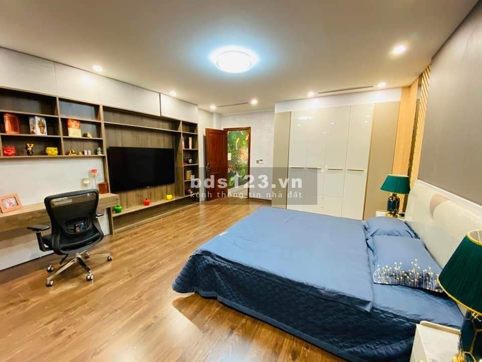 Bán nhà phố Nguyễn Văn Cừ siêu RẺ-ĐẸP-THOÁNG