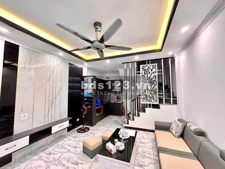 Bán nhà mới ở luôn Cự Lộc, Thanh Xuân 30m, 5 tầng, mặt tiền 4m, giá 4.35 tỷ