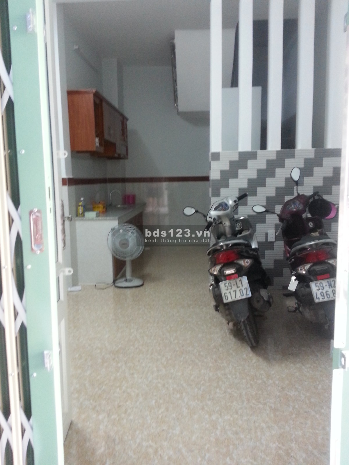 Bán nhà 2 lầu đường Mễ Cốc, Quận 8, HCM giá 2 tỷ 1