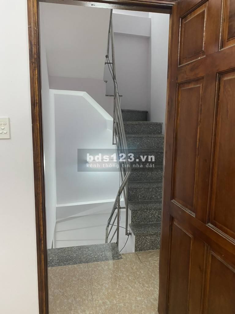Bán nhà 2 lầu đường Mễ Cốc, Quận 8, HCM giá 2 tỷ 1
