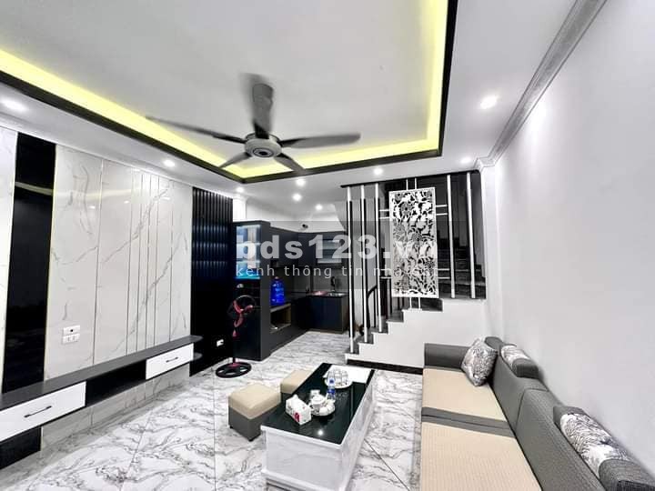Bán nhà mới ở luôn Cự Lộc, Thanh Xuân 30m, 5 tầng, mặt tiền 4m, giá 4.35 tỷ