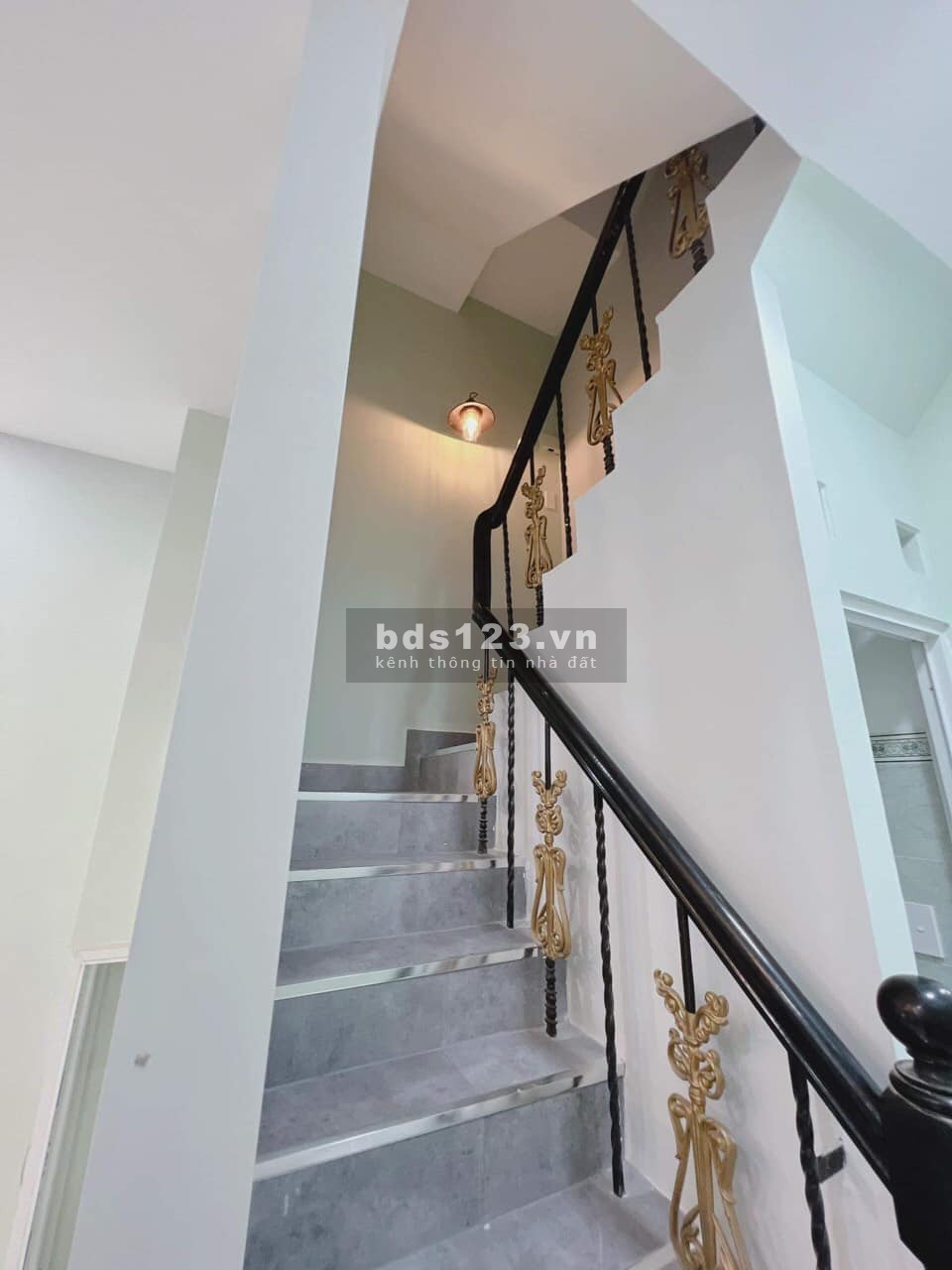 Bán nhà vip quận 3 - hơn 5 tỷ 3 tầng mới đẹp - hẻm 3m.