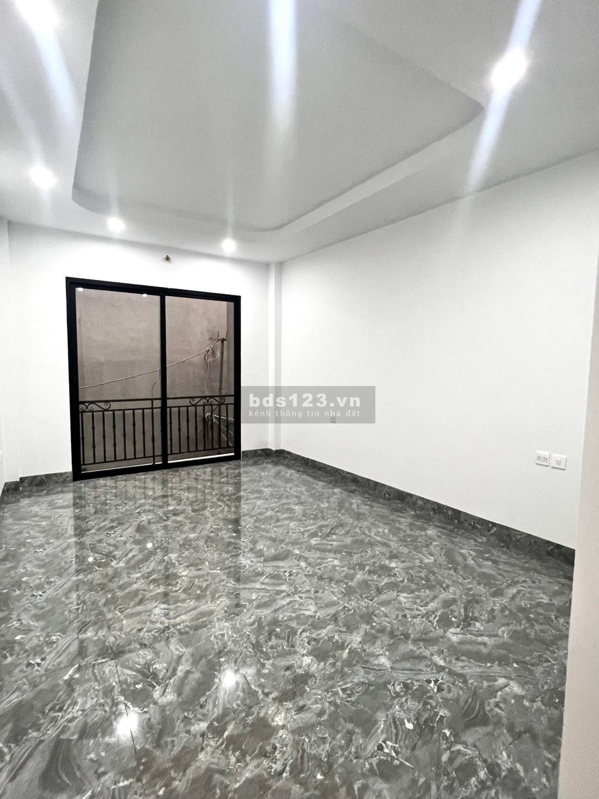 Bán gấp nhà mặt phố trung tâm Hà Đông, kinh doanh, 40m x 5T chỉ nhỉnh 4tỷ