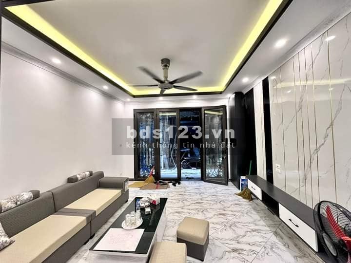 Bán nhà mới ở luôn Cự Lộc, Thanh Xuân 30m, 5 tầng, mặt tiền 4m, giá 4.35 tỷ